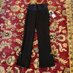 NWT Nygard Luxe Slims "A La Cheville" Black Knit Capris Size 2-4